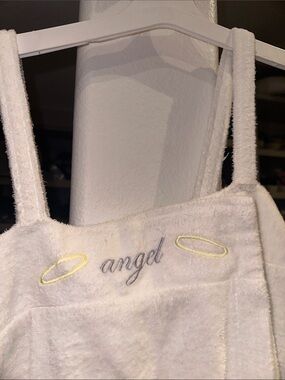 RARE VINTAGE White Terry Towel Wrap with ‘Angel’ embroidery - One Size (Bridal!)